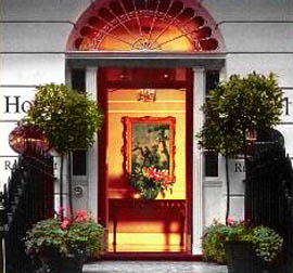 Blooms Town House Hotel