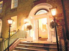 Clarion Stephen`s Hall Hotel & Suites