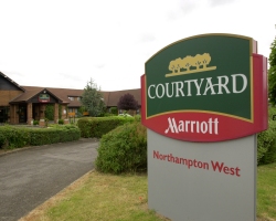 Courtyard By Marriott Northampton West