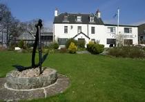 Lochnell Arms Hotel